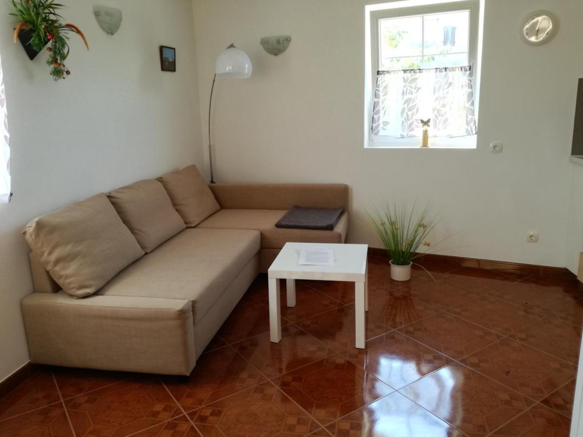 Apartments Pegla Nerezine Bagian luar foto