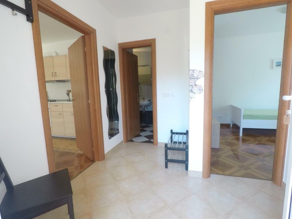 Apartments Pegla Nerezine Bagian luar foto