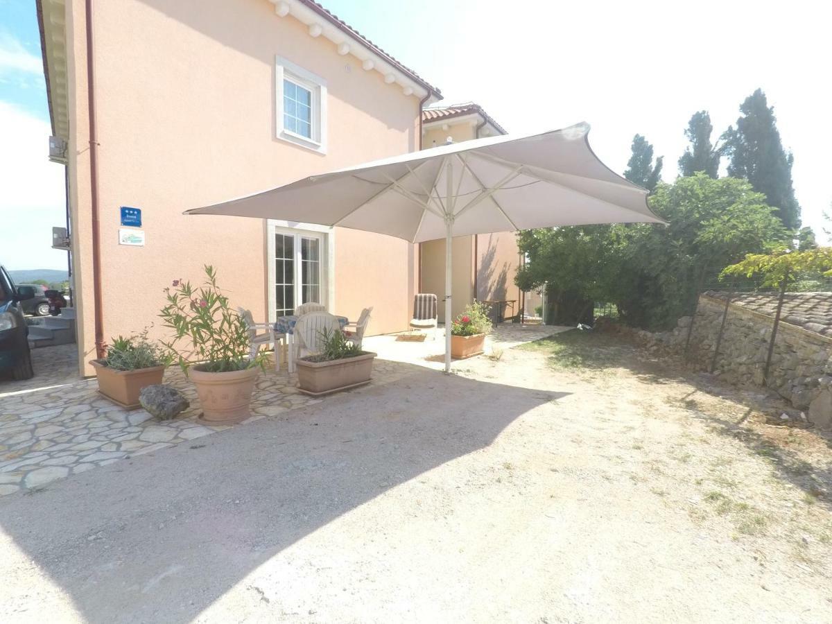 Apartments Pegla Nerezine Bagian luar foto